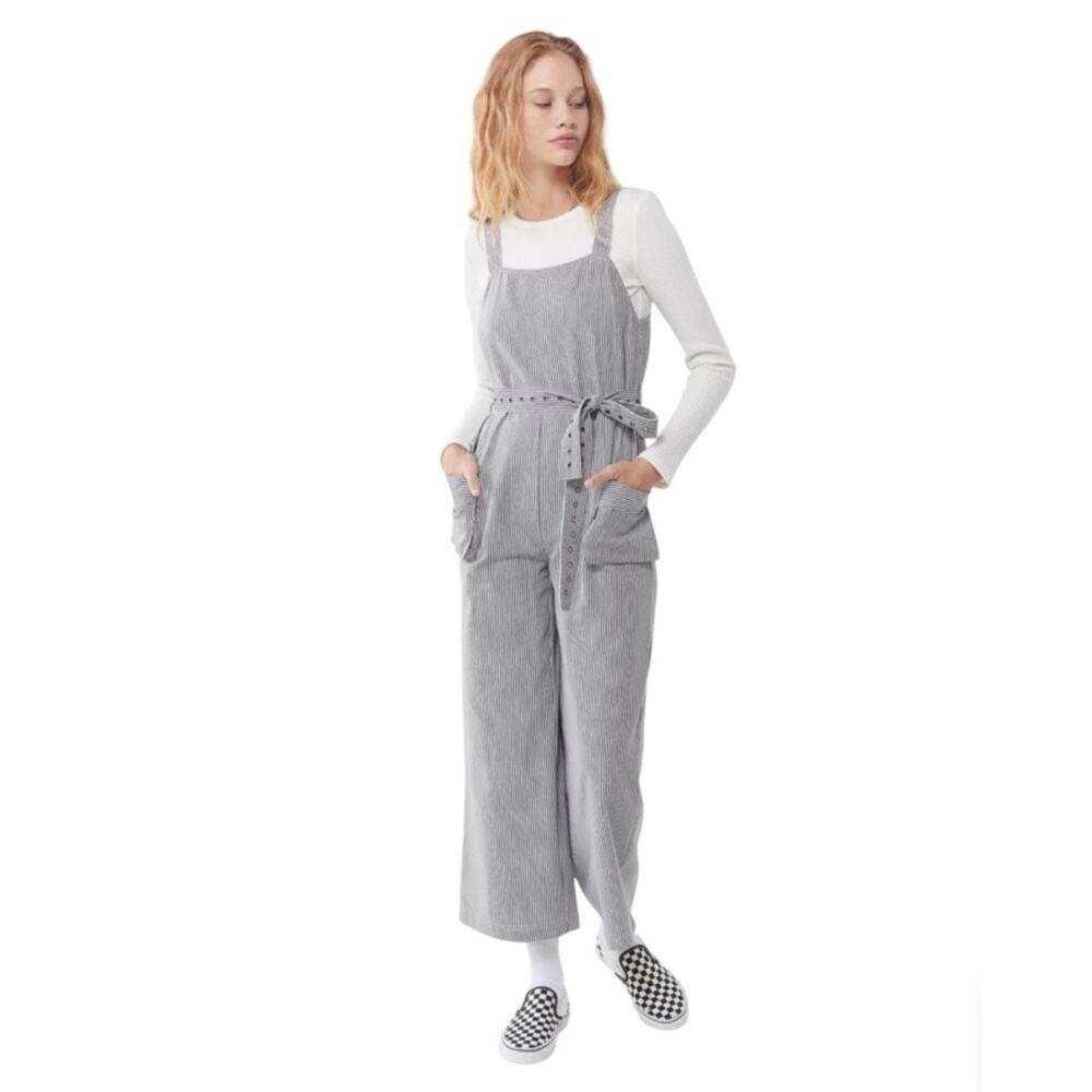 Urban outfitters wide leg Jumpsuit black & white pin stripe crop Miranda Striped